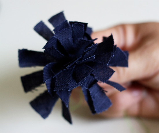 Linen_Pom_Pom_Flowers3