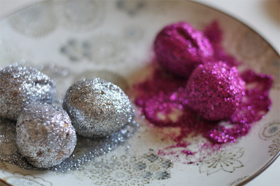 Glitter_Walnut_Ornaments2 Glitter_Walnut_Ornaments2