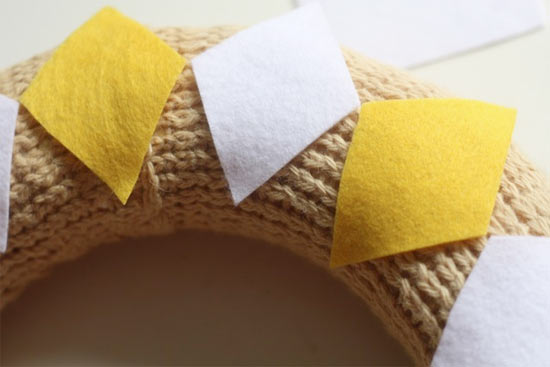 Argyle_Yarn_Wreath5