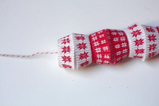 Cupcake_Liner_Garland3