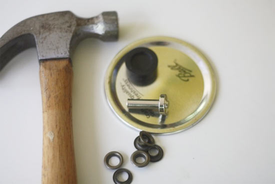Grommeted_Mason_Jar_Lid2
