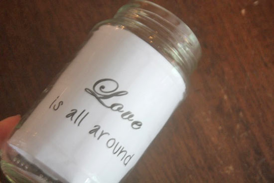 How_to_Hand_Letter_on_Glass3