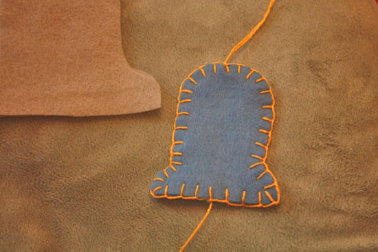 Felt_Bell_Ornament3
