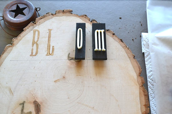 DIY_Rustic_Wood_Slice_Vase6