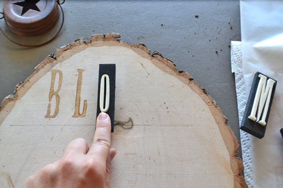 DIY_Rustic_Wood_Slice_Vase7