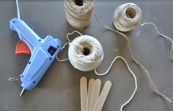 Popsicle_Stick_String_Spider_Webs1