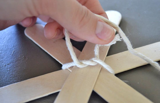 Popsicle_Stick_String_Spider_Webs4