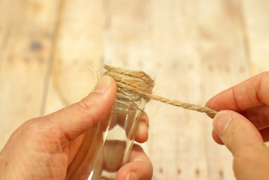 DIY_Rustic_Jute_Wrapped_Bottles2