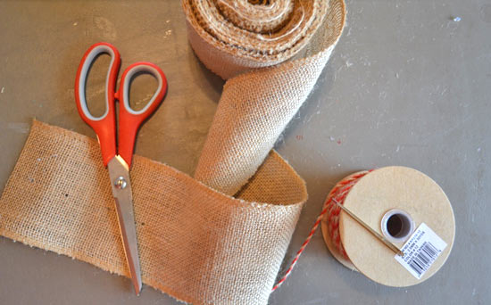 DIY_Rustic_Ruffled_Burlap_Garland2