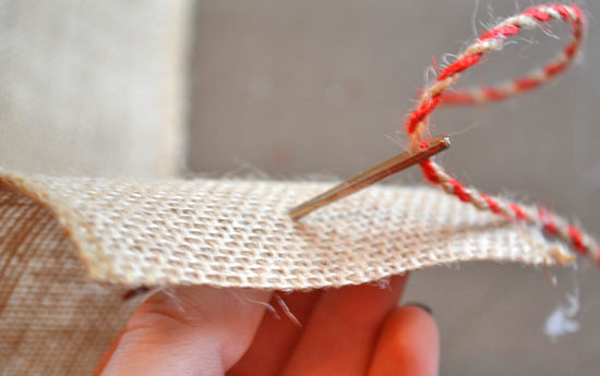 DIY_Rustic_Ruffled_Burlap_Garland3