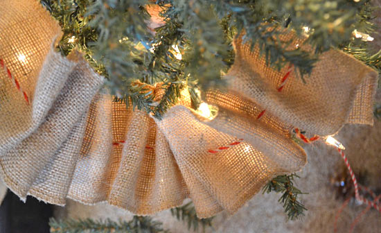 DIY_Rustic_Ruffled_Burlap_Garland6