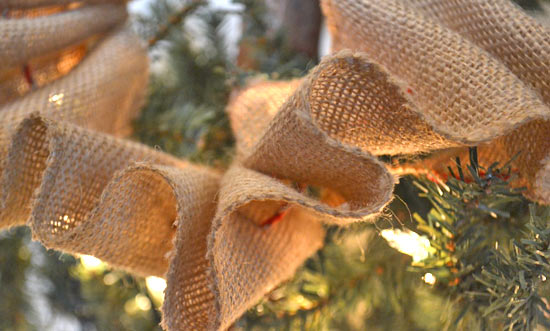 DIY_Rustic_Ruffled_Burlap_Garland7