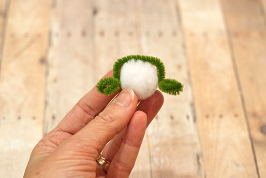 Easy_Pom_Pom_Ornaments10