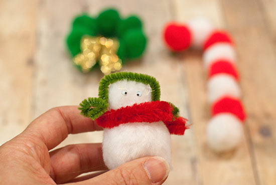 Easy_Pom_Pom_Ornaments13