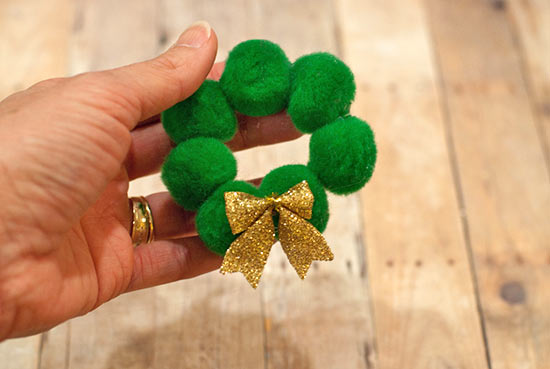Easy_Pom_Pom_Ornaments5