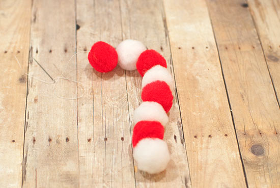 Easy_Pom_Pom_Ornaments6