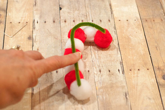 Easy_Pom_Pom_Ornaments7