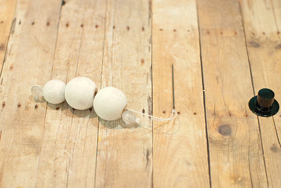 Beaded_Snowman_Ornament_Tutorial6