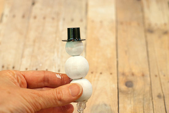 Beaded_Snowman_Ornament_Tutorial8
