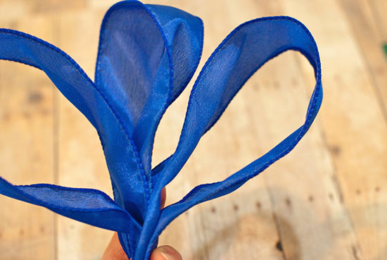 Make_Your_Own_Pew_Bows5