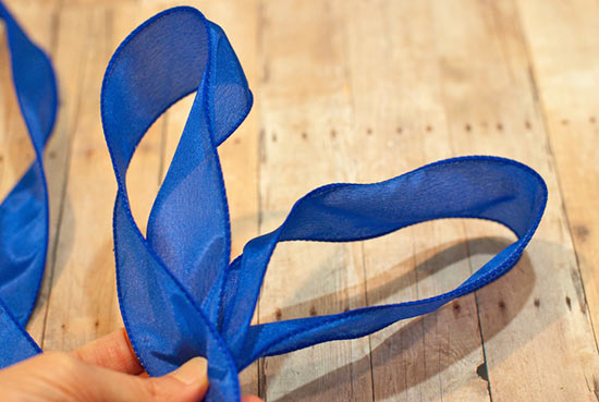 Make_Your_Own_Pew_Bows9
