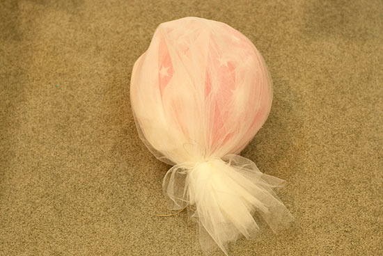 Tulle_Balloon_Wrapper_Tutorial5