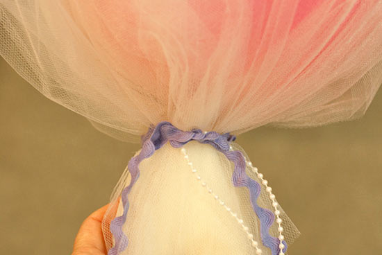 Tulle_Balloon_Wrapper_Tutorial6