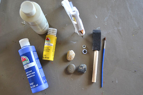 Mini_Minion_Painted_Rocks2