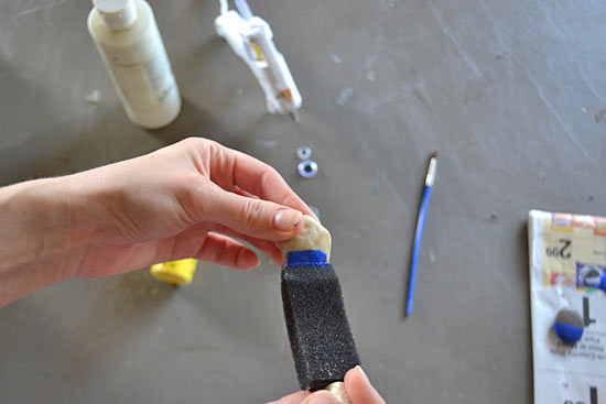 Mini_Minion_Painted_Rocks3
