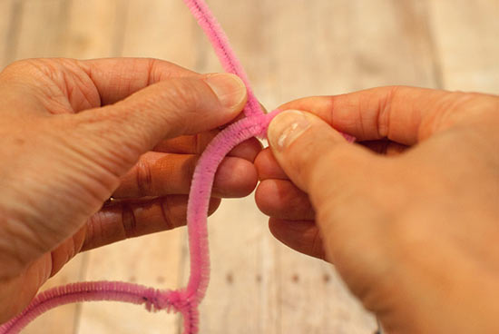 Pipe_Cleaner_Flamingo_Tutorial3