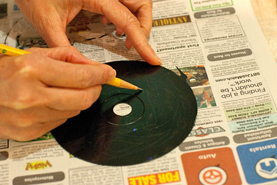 Upcycle_Painted_CD_Art_Tutorial4