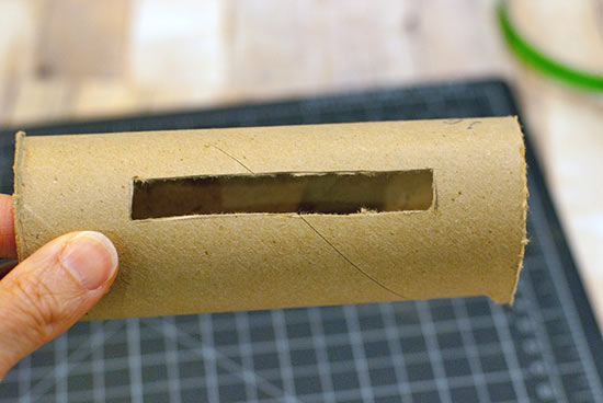 cardboard_cellphone_stand3