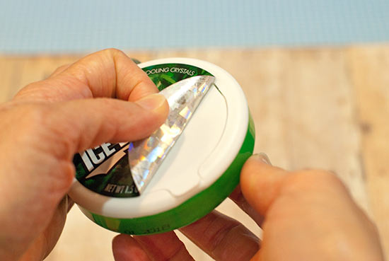 mint_container_earbud_holder2