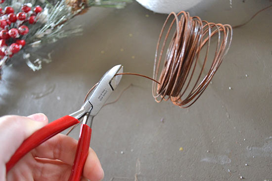 Pinecone_Kissing_Ball_Tutorial3