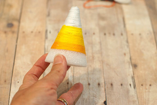 DIY_Candy_Corn_Decor_Tutorial5