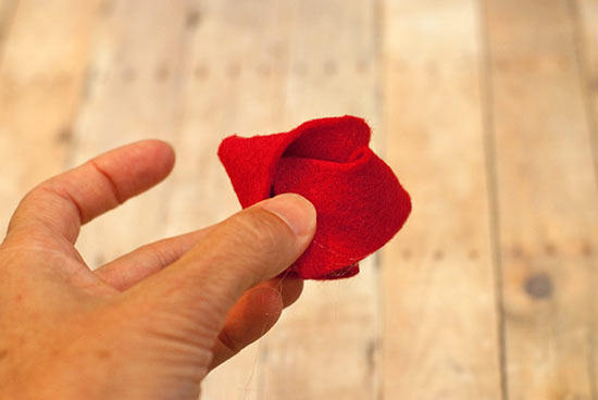 How_to_Make_a_Felt_Rose_Tutorial9