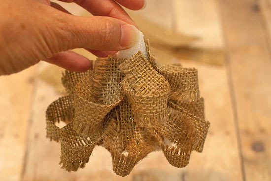 Rustic_Burlap_Christmas_Tree4