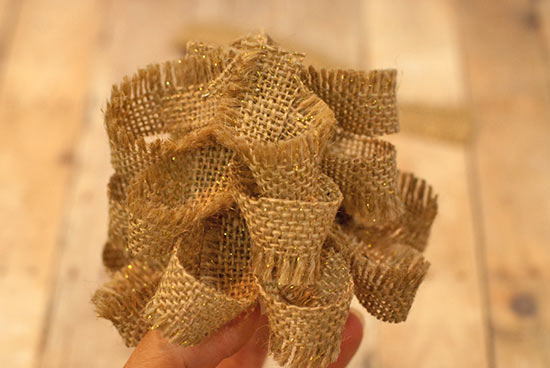 Rustic_Burlap_Christmas_Tree5