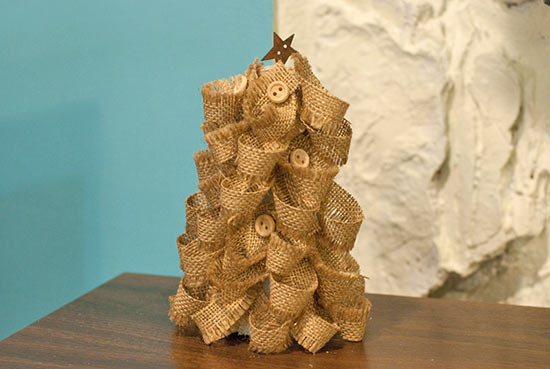 Rustic_Burlap_Christmas_Tree_last