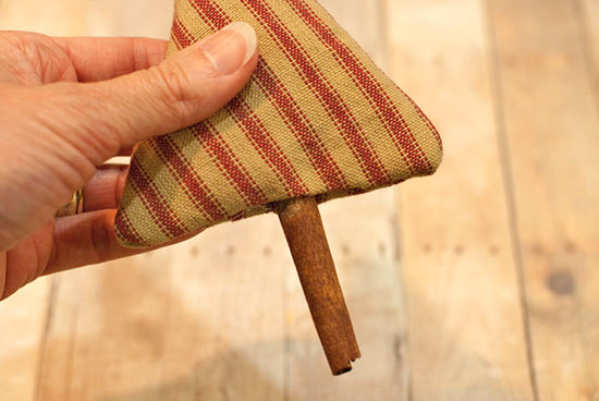 Cinnamon_Stick_Fabric_Tree_Ornament7