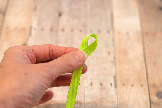 Peacock_Ribbon_Hair_Clip_Tutorial11