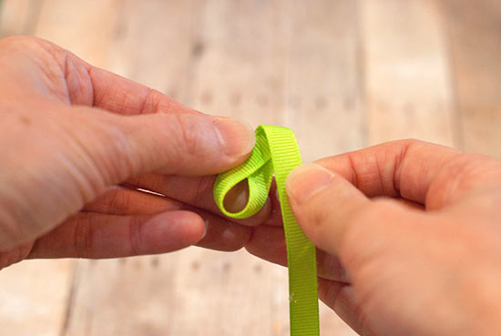 Peacock_Ribbon_Hair_Clip_Tutorial12