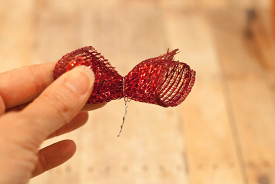 Deco_Mesh_Valentines_Topiary4