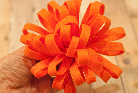 Felt_Loop_Fringe_Flower_Tutorial_main
