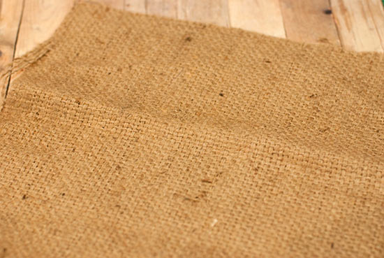 DIY_Burlap_Love_Banner3
