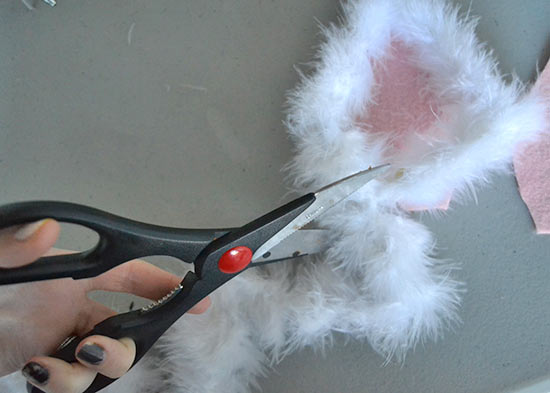 Fuzzy_Easter_Bunny_Wreath_Tutorial4