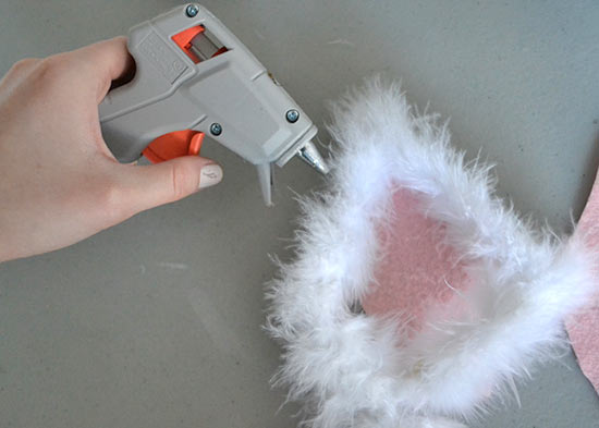 Fuzzy_Easter_Bunny_Wreath_Tutorial5