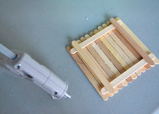 How_toPopsicle_Stick_Bird_Feeder5
