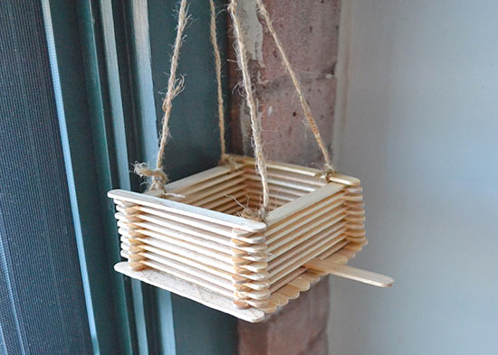 How_toPopsicle_Stick_Bird_Feeder8