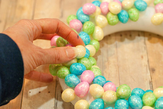 DIY_Easter_Egg_Wreath_Tutorial4